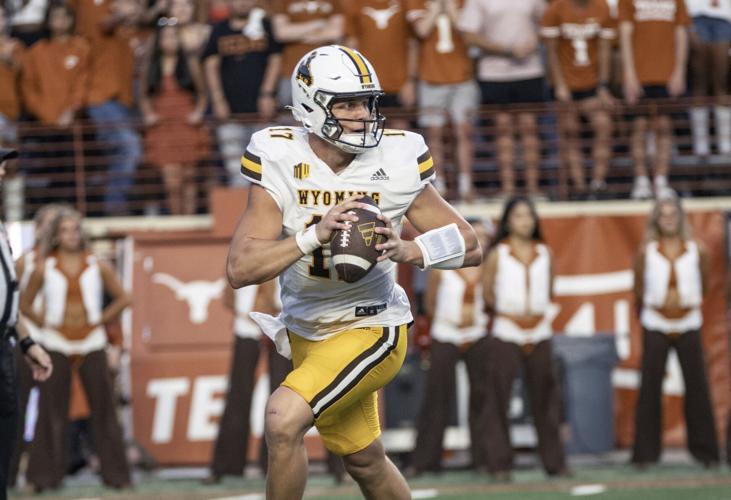 Evan Svoboda Throws Late TD Pass To John Michael Gyllenborg As Wyoming Beats Washington State 15