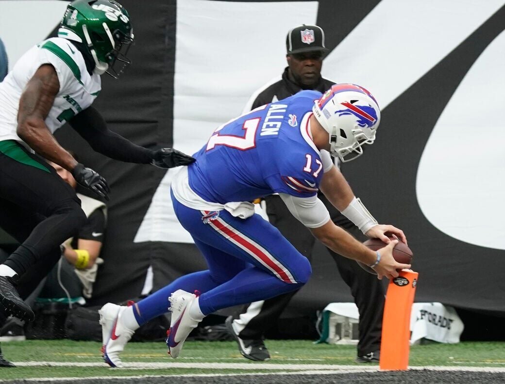 Former Wyoming QB Josh Allen injured during Buffalo Bills' brutal