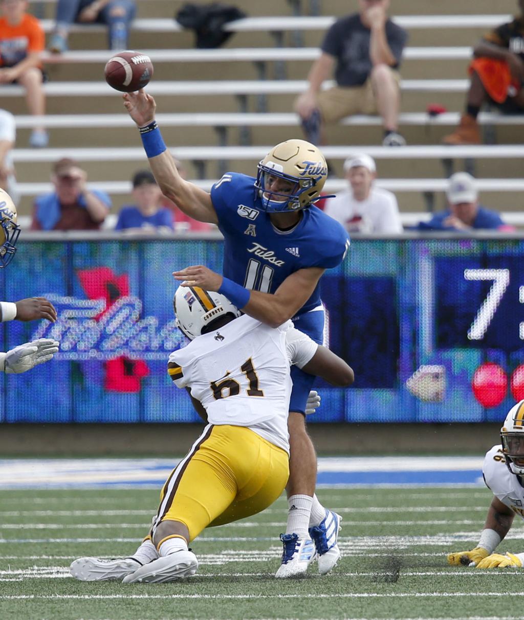 Wyoming S Rally Falls 3 Yards Short In Loss At Tulsa Football