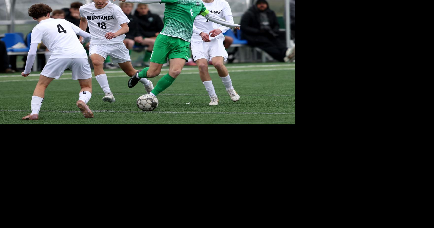 Kelly Walsh's Ethan Leslie adds Gatorade honors to state championship