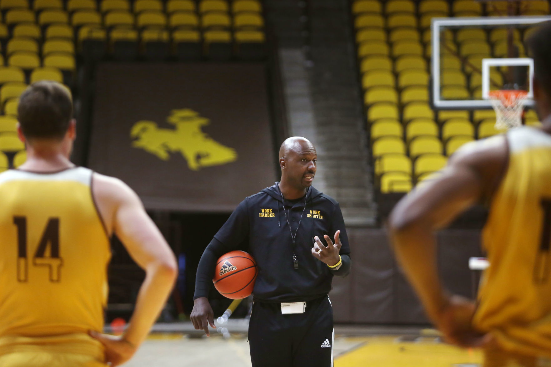 university of wyoming basketball roster