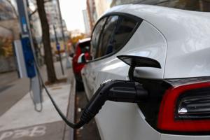 Tax credit confusion could create a rush for electric vehicles in early 2023.