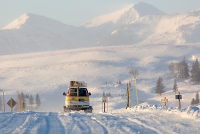 wyoming minus plunged temperatures trib mammoth faithful snowcoach lodge snow