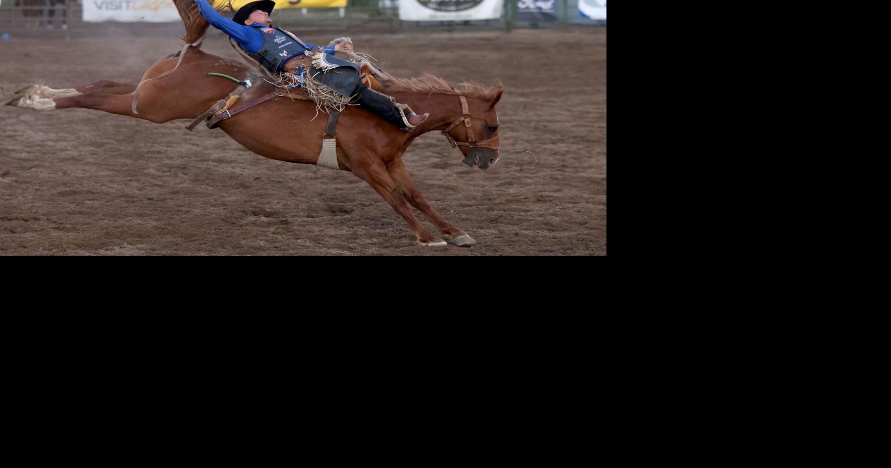 Wright brothers lead the way at Central Wyoming Rodeo