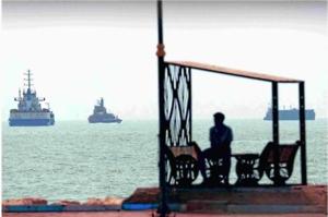 US LAUNCHES STRIKES ON IRANIAN ISLAND