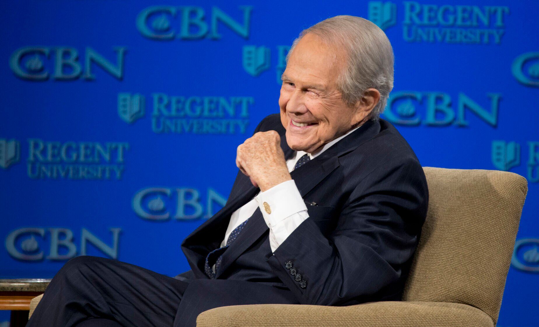 Pat Robertson, broadcaster who helped make religion central to GOP politics, dies at 93 image