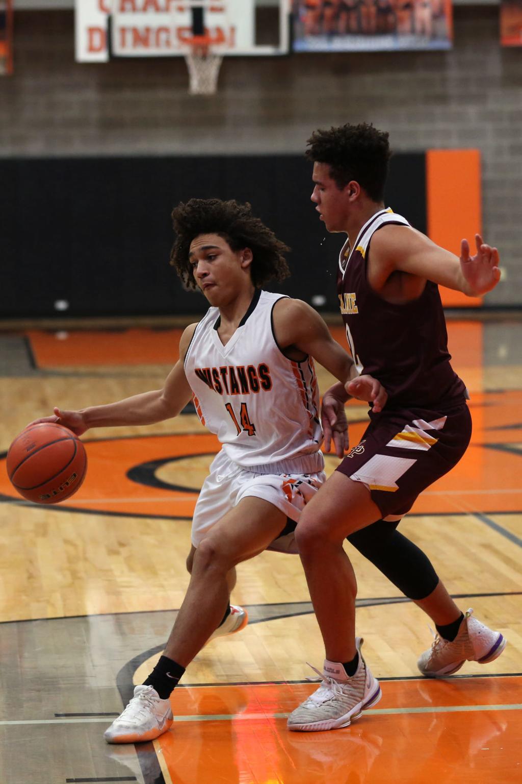 Last Second Bucket Sees Laramie Overcome Nc Fourth Quarter Rally