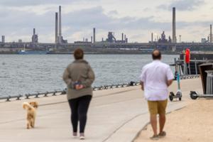 Trump says he might rename Lake Ontario amid tiff with Canada