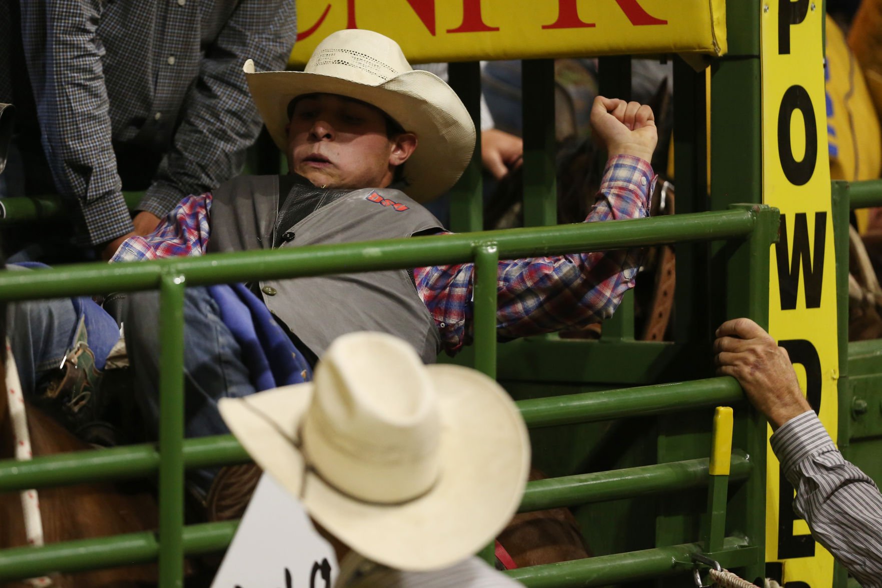 Bareback bronc riders get 2021 CNFR started with strong showing