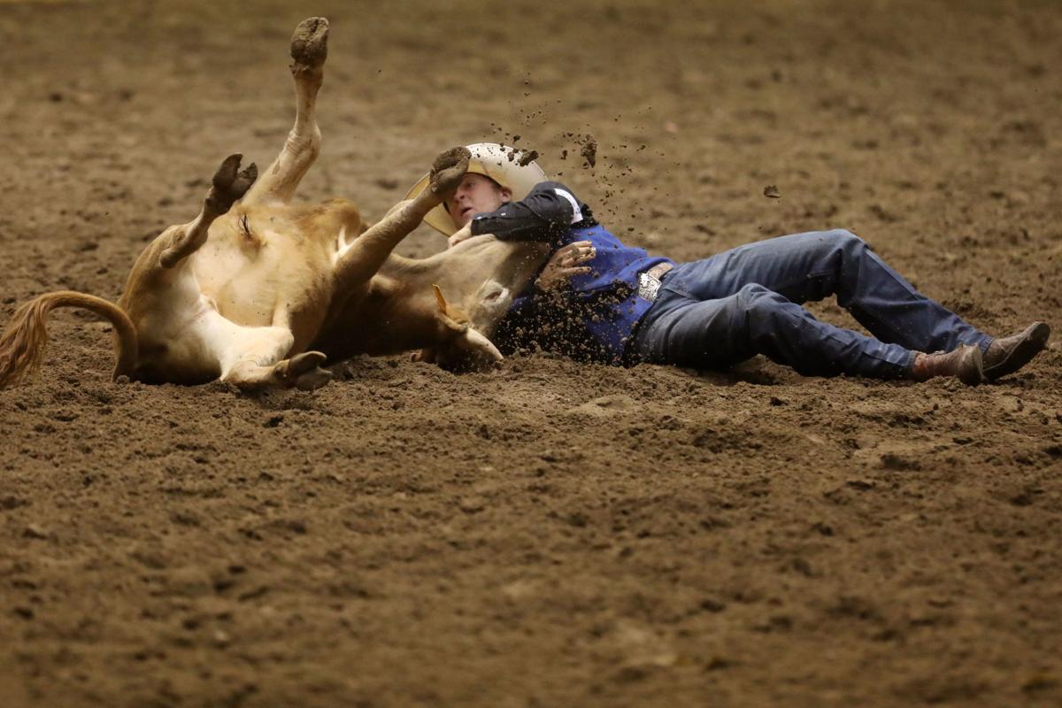 Mid Plains Steer Wrestler Jd Draper Takes Average Lead At Cnfr