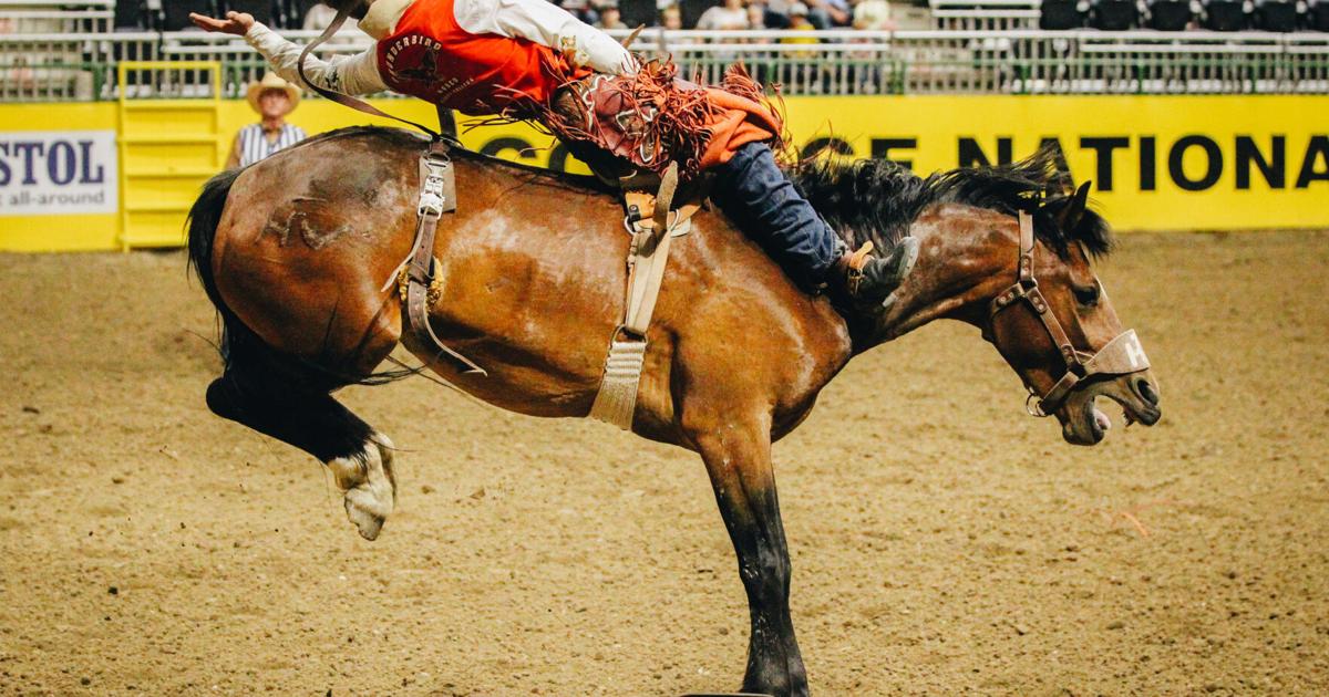 Rodeo Lead Wyoming men, Gillette College women lead regional rodeo standings