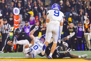 Wyoming defeats Air Force