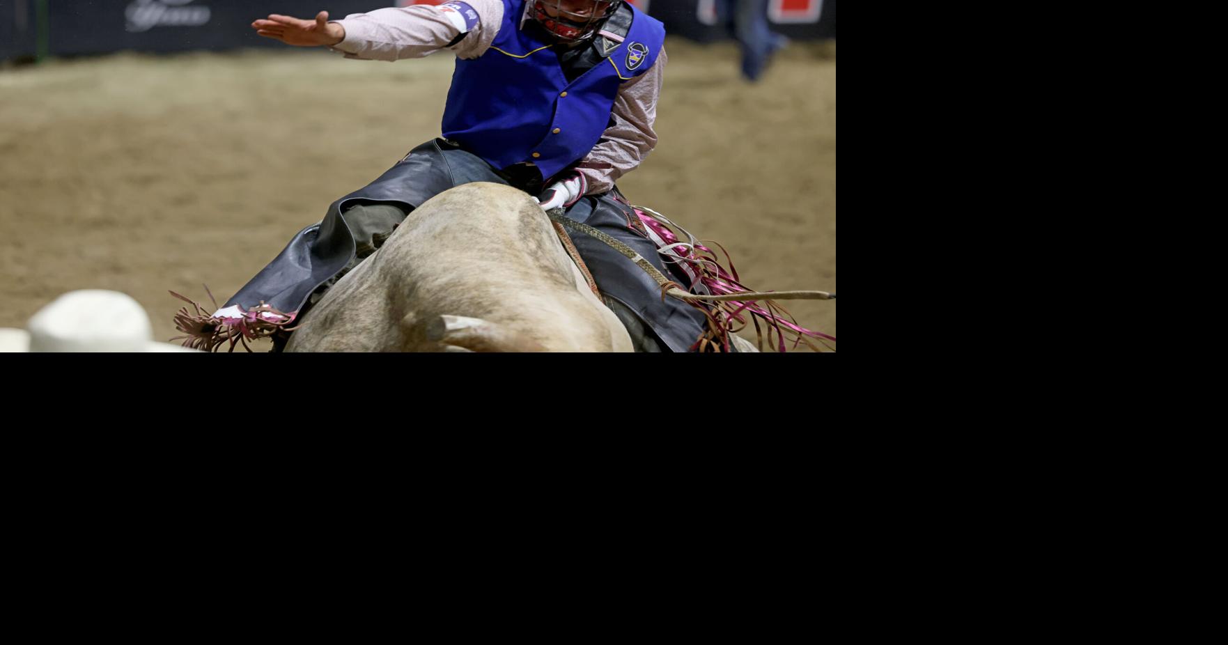 Eli Higa takes early lead in bull riding at CNFR