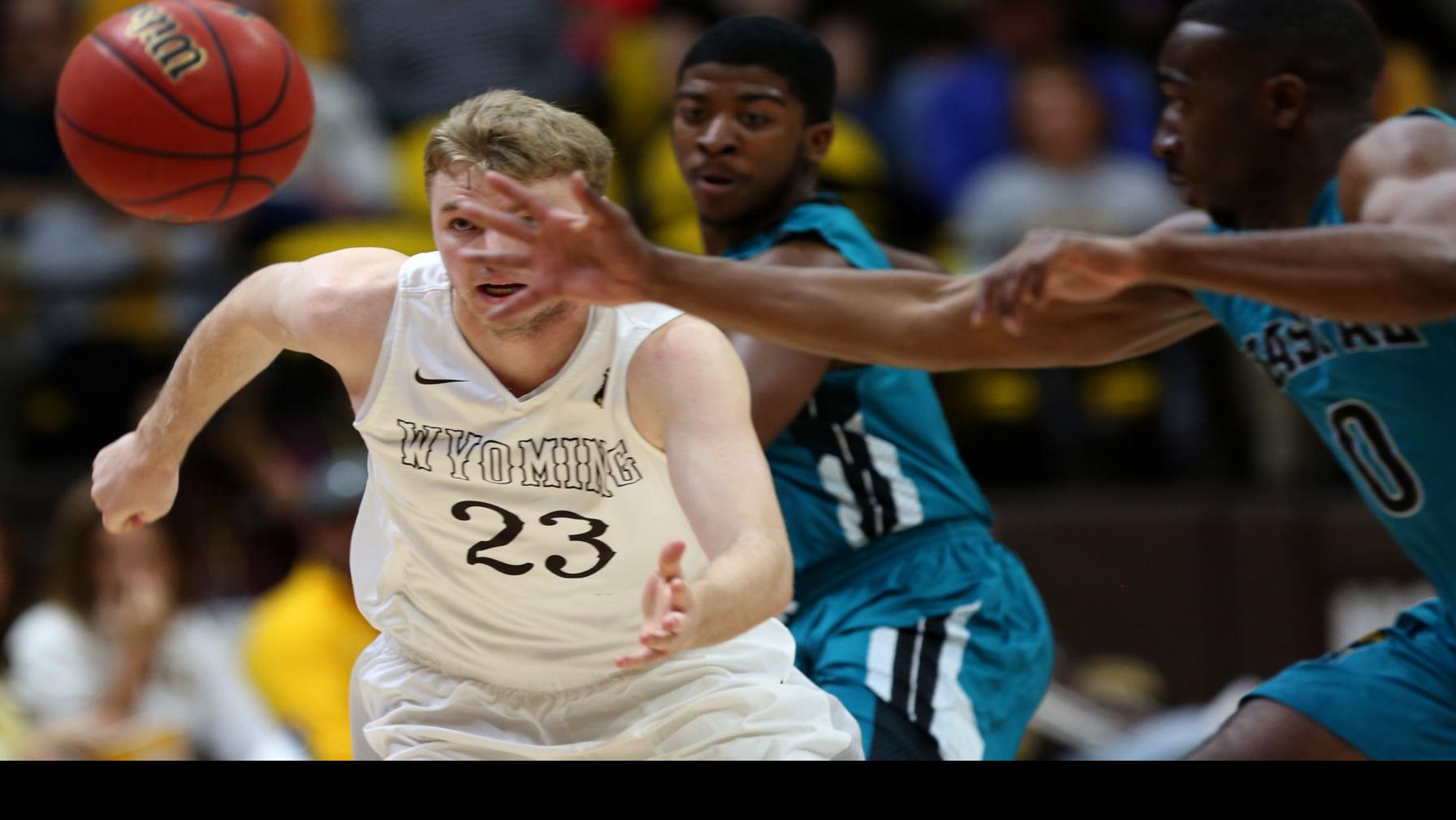 Wyoming Men S Basketball Ends Season With A Cbi Championship Win