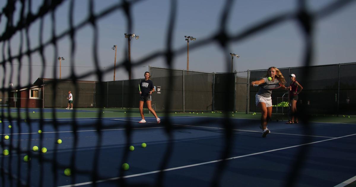 Kelly Walsh tennis teams set sights on defending their state championships