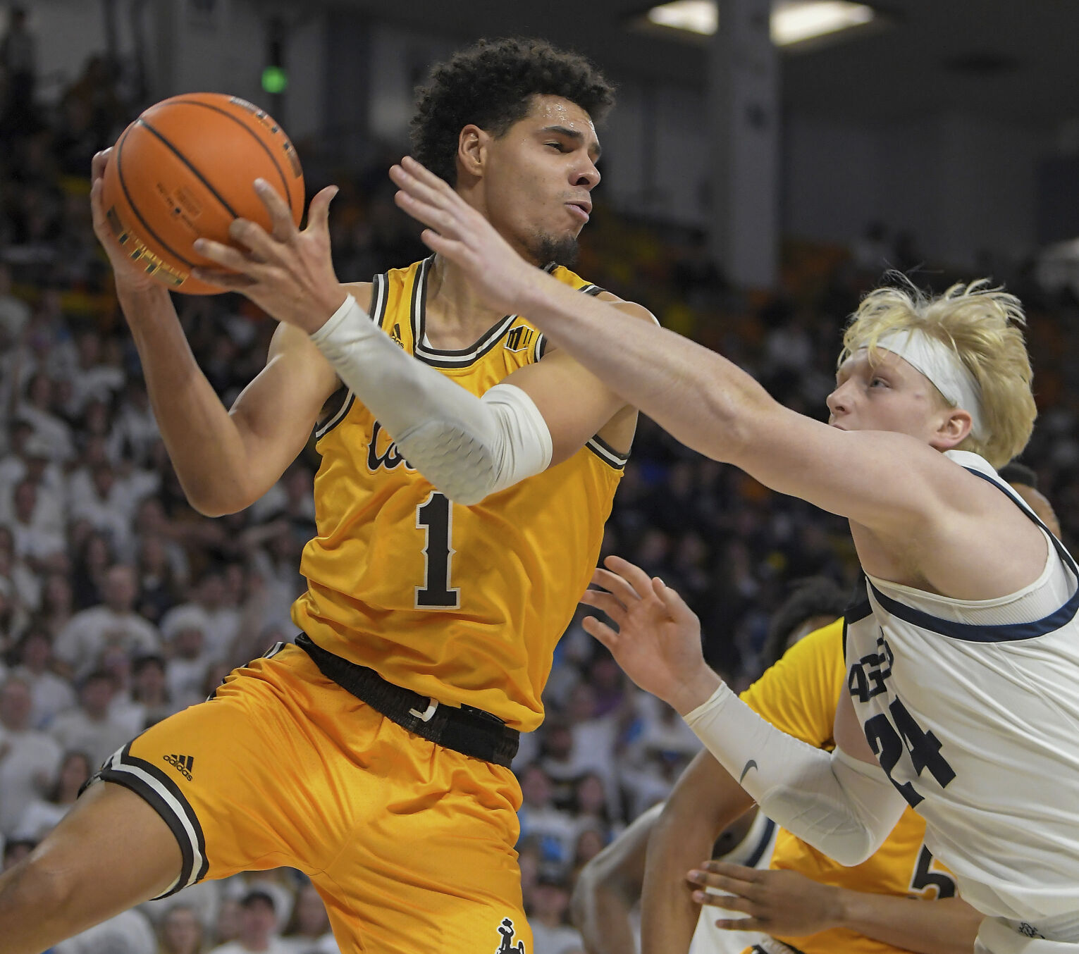 Wyoming Cowboys Host Border War Rival Colorado State Rams