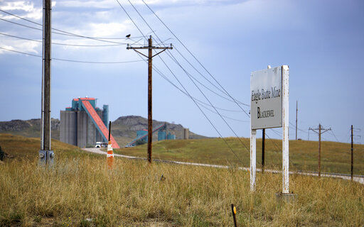 Mine shutdowns in top US coal region bring new uncertainty