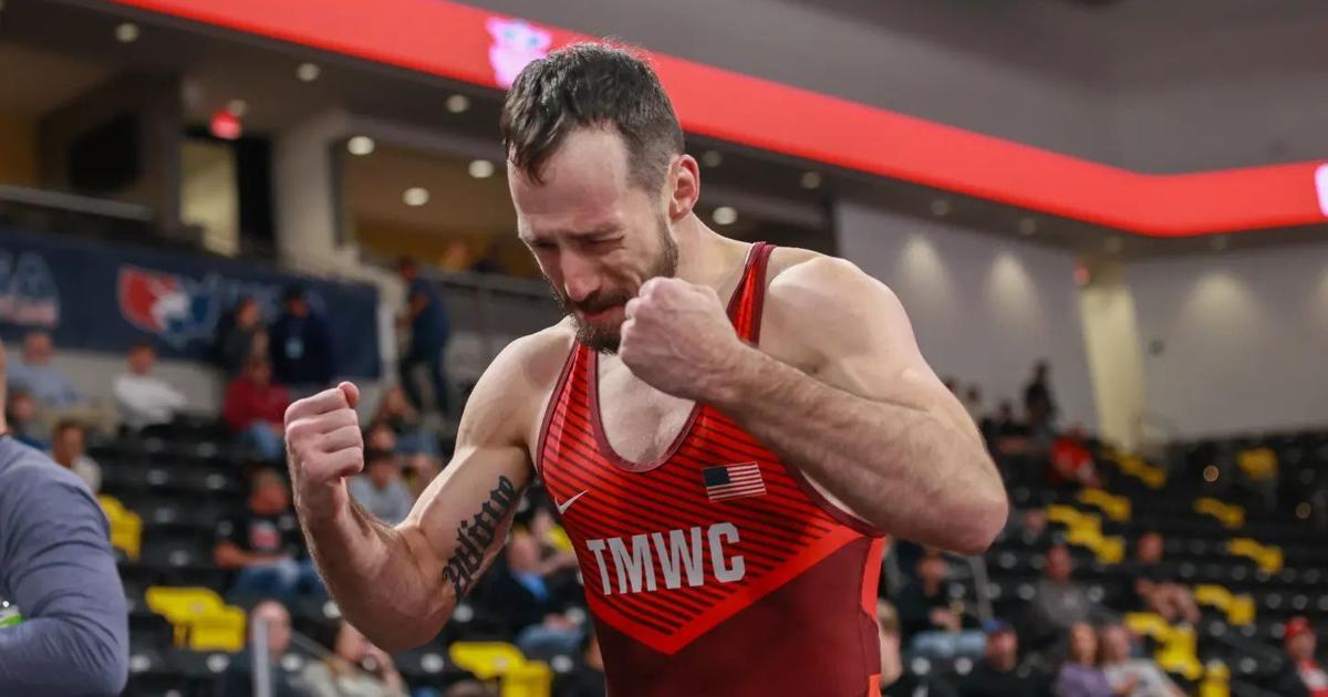 From grappler to groom: Big week ahead for former UNC wrestler Evan Henderson