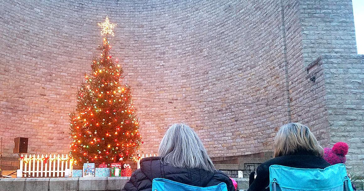 'Giving back to the community': Roxbury Bandshell light-up tradition ...