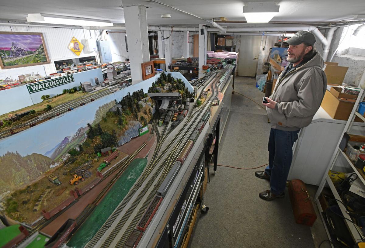 Bob Elder's model train