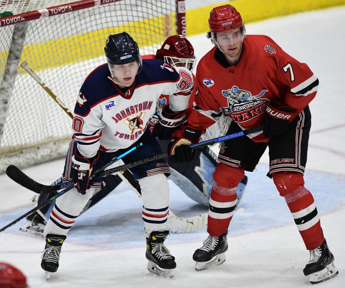 Holt Oliphant, Anthony Mollica
