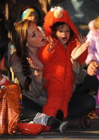 Politics In Princesses Out A Quick Guide To This Year S Popular Halloween Costumes Latest National News Tribdem Com