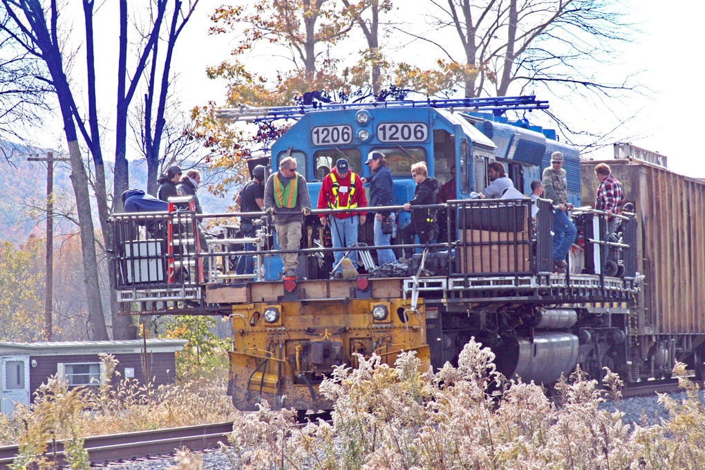 Awvr Amtrak Had A Csx Sd40 2 Repainted In Unstoppable Colors O Gauge - railfanning awvr 777 roblox