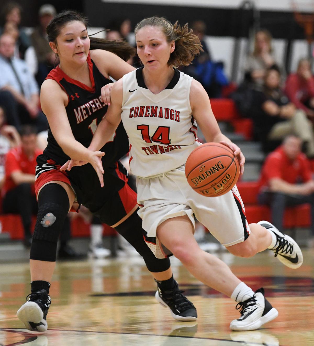Alyssa Nail- Lauren Kretchman