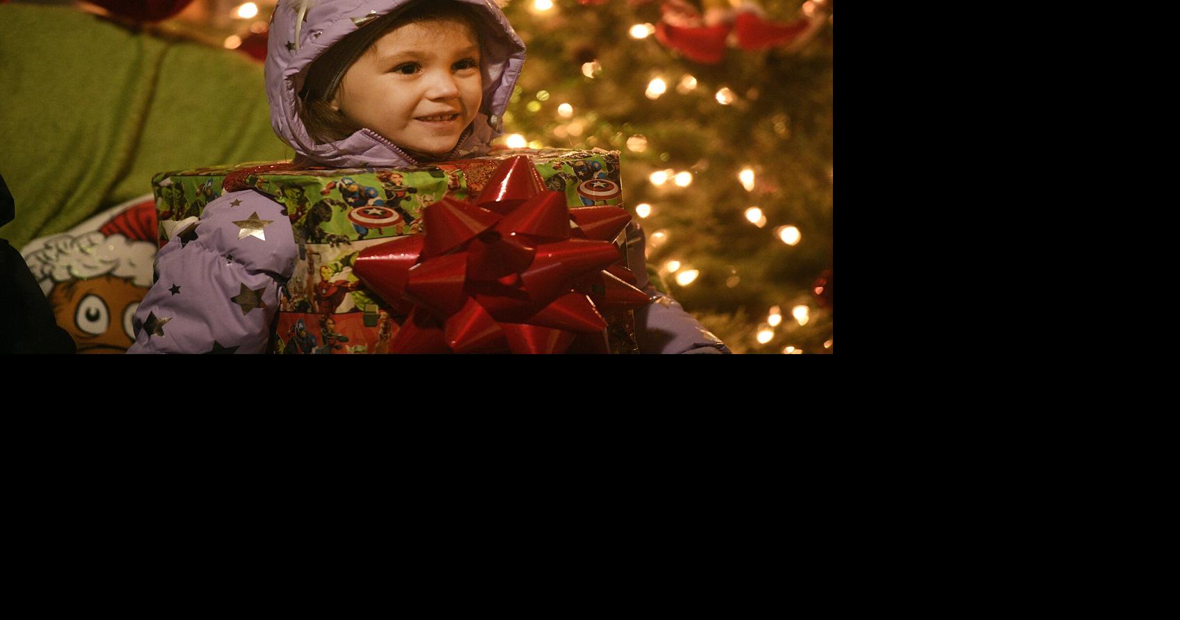 PHOTO GALLERY | Families celebrate festive evening downtown as city ...