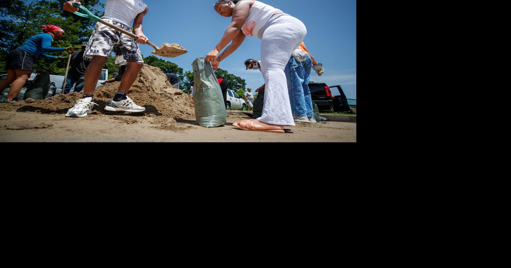 Beaches closed as Tropical Storm Bertha crawls along Gulf Coast