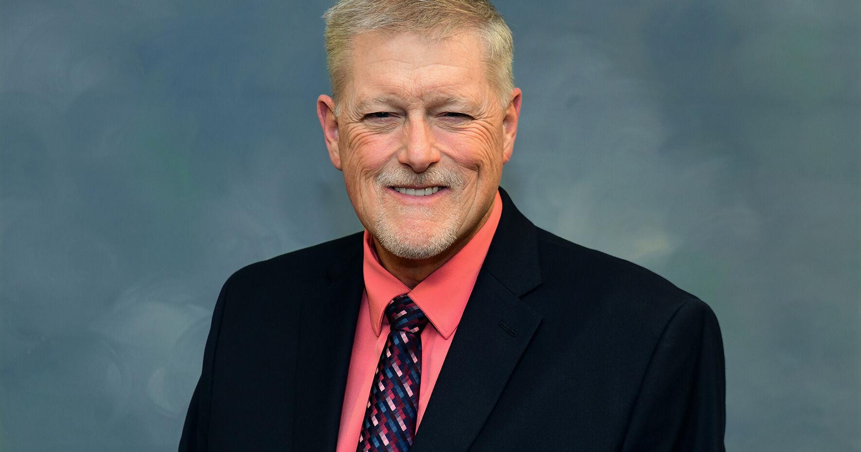 Chip Minemyer | Impact of community journalism personified - Vimarsana News