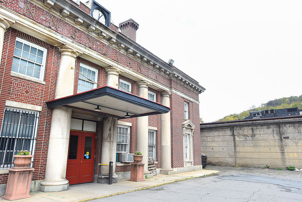 Heritage tour offers rides through history Local News