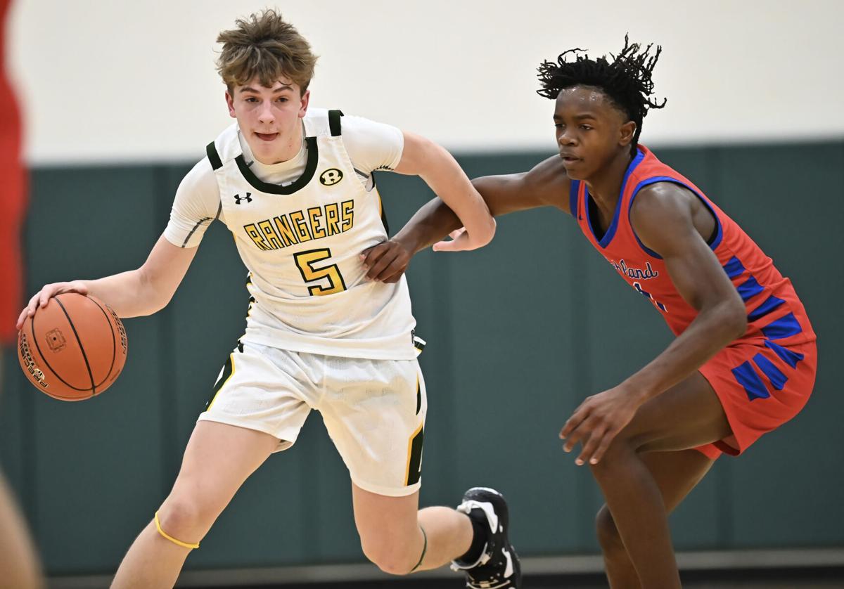 PHOTO GALLERY, 'Big momentum change': Late surge propels Forest Hills over  Richland for season sweep, Sports