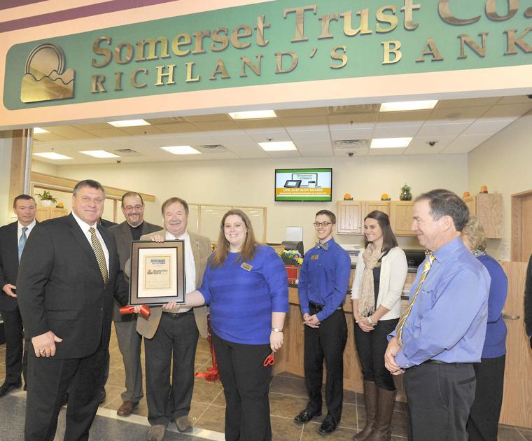 Somerset Trust opens in Richland Township grocery store News