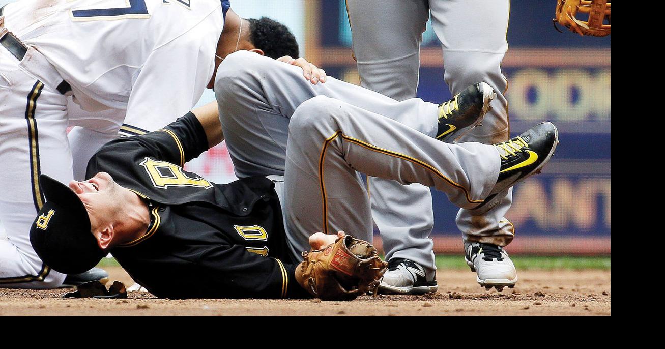 Pirates' Kang out for the season after leg injury