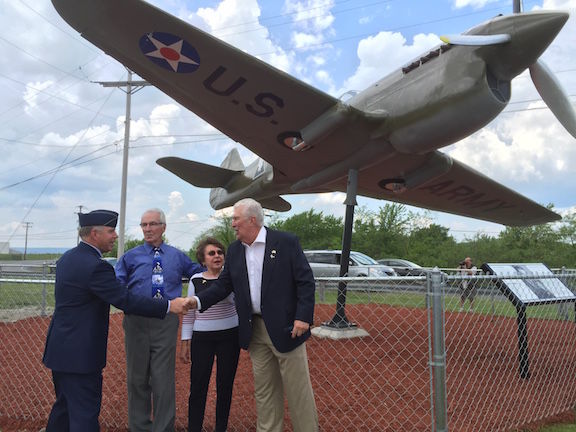 Pittsburgh Steelers honor local military members in Salute to Service event  > Pittsburgh Air Reserve Station > Article Display