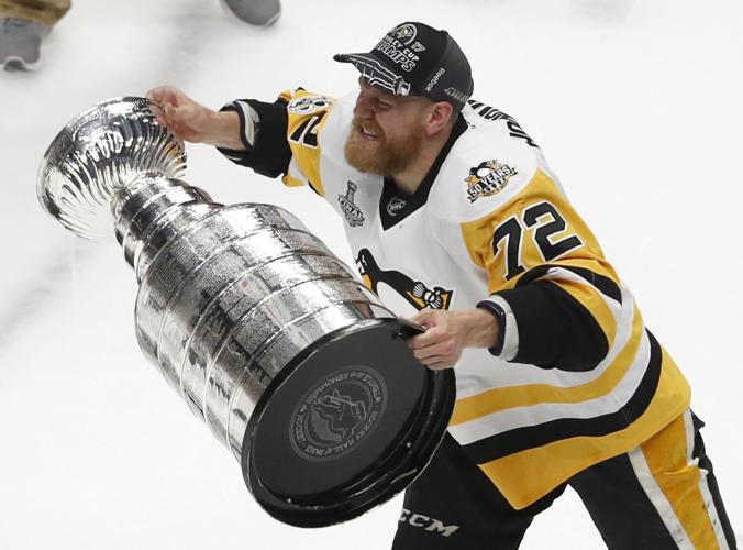 Two-time Stanley Cup champion retires after 11 seasons in the NHL