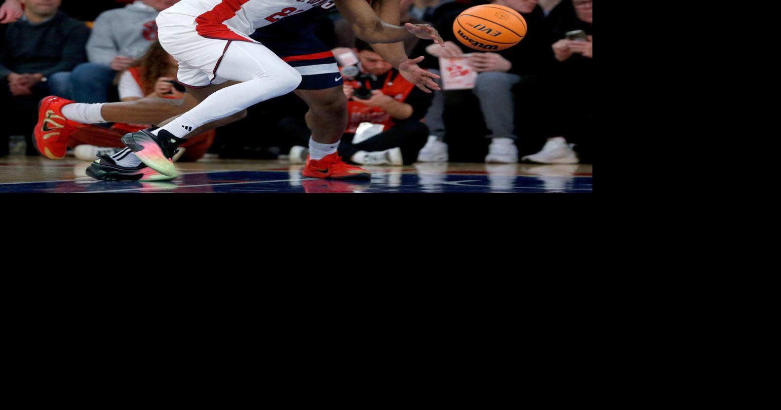 Ejiofor leads No. 22 St. John's past No. 3 Connecticut 81-72 at MSG, ending Huskies' 18-game win streak