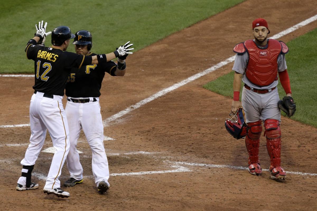 Pirates sweep Cardinals in doubleheader, lead NL Central