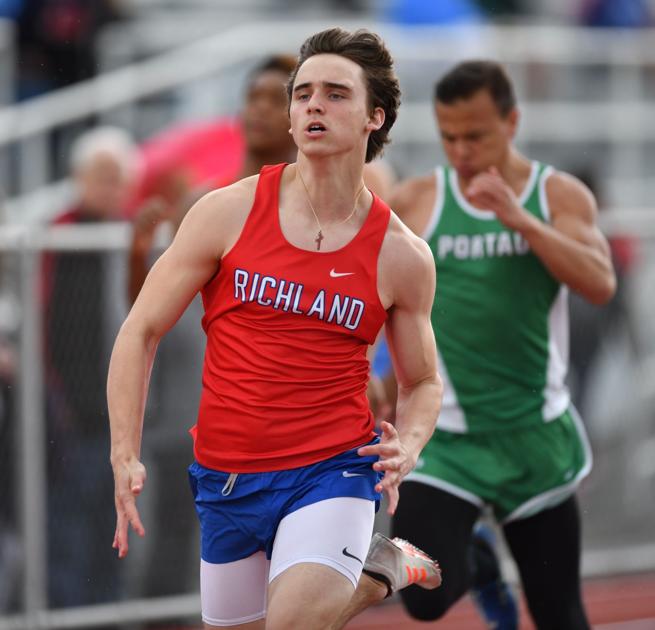 PHOTO GALLERY PIAA District 6AA Track & Field Championships Gallery