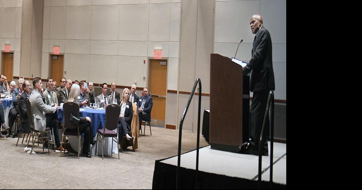 Spectar Speaks to the Chamber Members | | tribdem.com