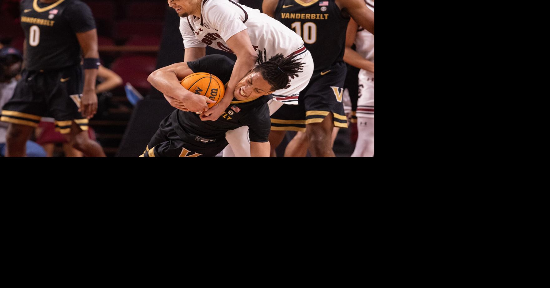 No. 11 Vanderbilt keeps undefeated season alive with victory over South Carolina