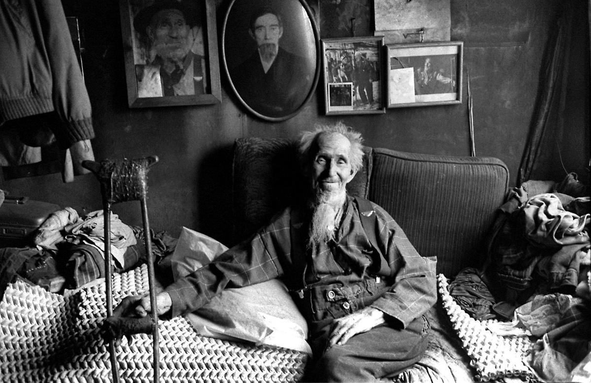 'This Old Man' Song based on journalist's words and photos celebrates