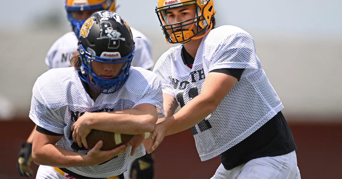 PHOTO GALLERY | North's offense meshing well before Friday's contest