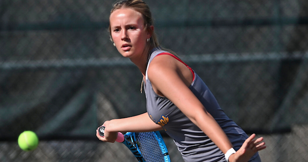 Female Spotlight Athlete of the Week | Haley Hundley