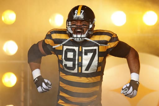 Are the Steelers hinting at bringing the yellow helmet back? 