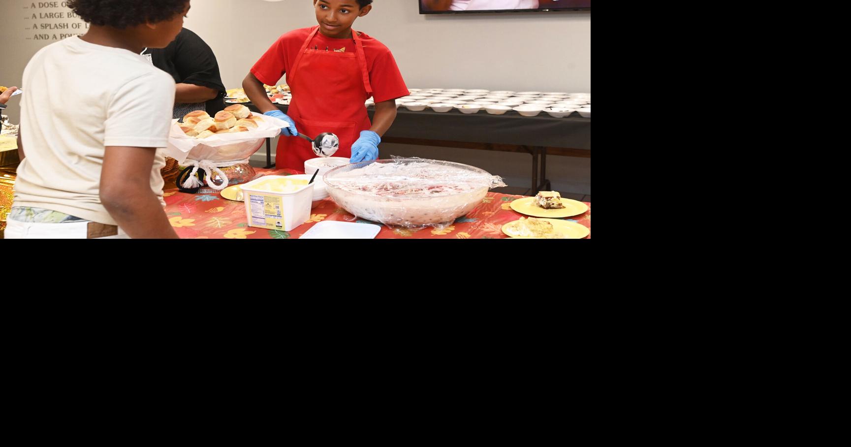 PHOTO GALLERY | 'It's a blessing': Church groups open doors to offer Thanksgiving meals for community