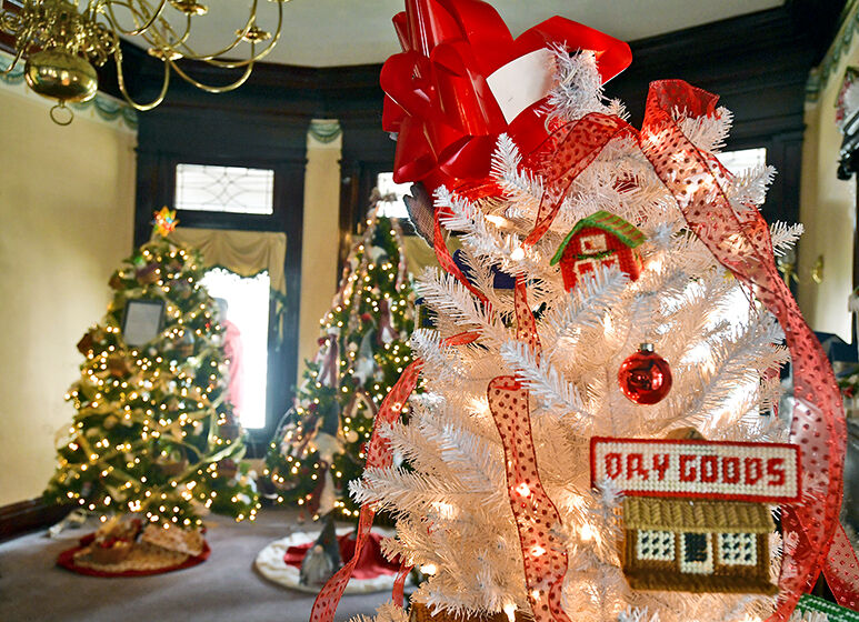 Miller House Bangor Pa Christmas 2022 Russell House Begins Holiday Season With Festival Display | News |  Tribdem.com