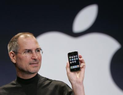 Steve Jobs 15-Year Anniversary Drives Iconic Sneaker Resurgence | Seller Opportunity in Heritage Footwear & Celebrity Merchandise