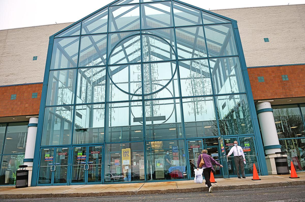 PHOTO GALLERY Boscov's Opens (Day 2) Gallery